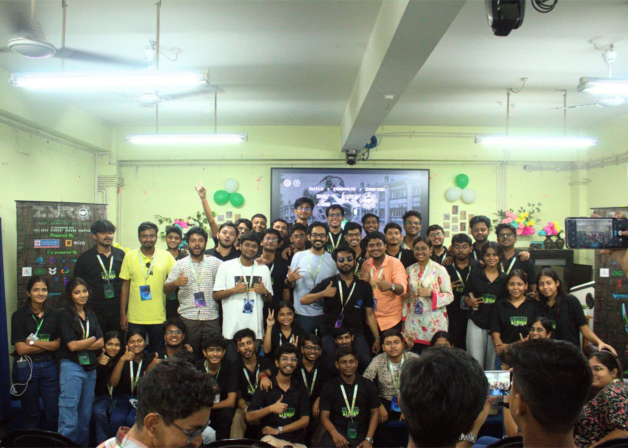 LNC hackathon community posing for a group photo